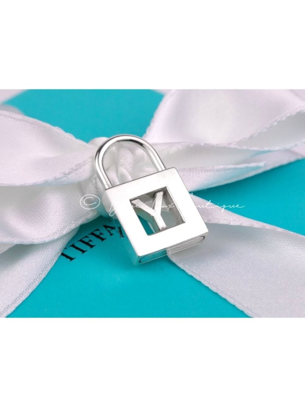 Tiffany & Co. Initial Charm Letter "Y" Lock Pendant Alphabet Padlock in Silver